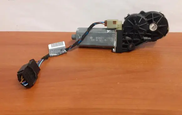 BMW X5 E70 Seat adjustment motor 9118220 8653
