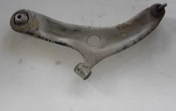 Hyundai i20 (PB PBT) Front lower control arm/wishbone 545001J500