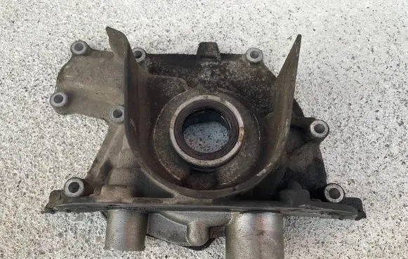 Opel Insignia A Oil pump 55566000