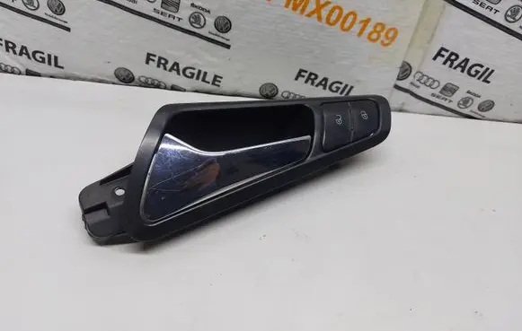 Volkswagen PASSAT B6 Front door interior handle 3C1837113D