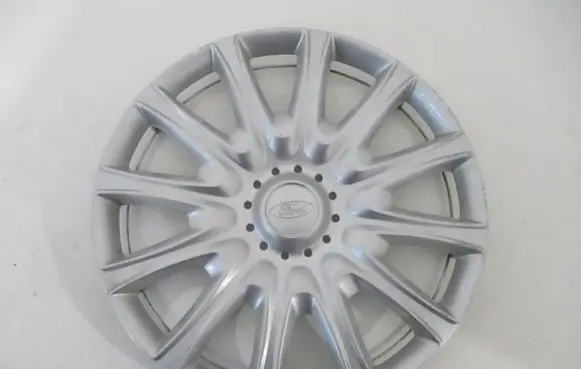 Ford Fiesta R15 wheel hub/cap/trim 8V211130GB