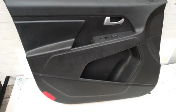 KIA Sportage Front door card panel trim