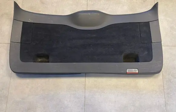 Volkswagen Touareg I Tailgate trim 7L6867605