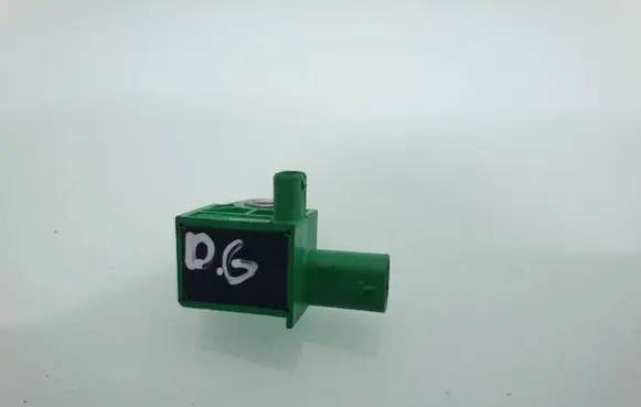 Volkswagen Golf VI Airbag deployment crash/impact sensor 5K0959351