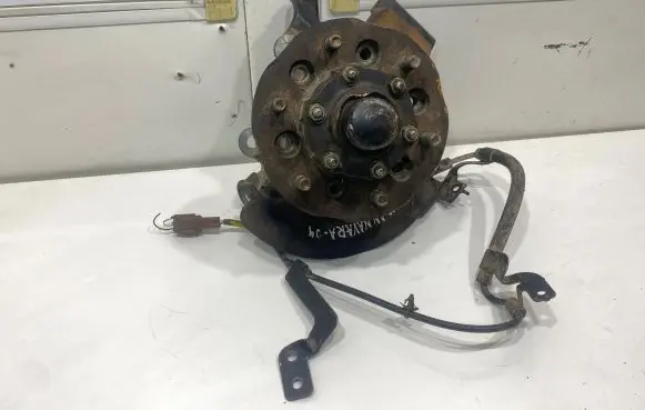 Nissan King Cab, Navara Front wheel hub
