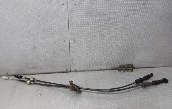 Nissan Primera Gear shift cable linkage
