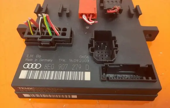 Audi A4 S4 B6 8E 8H Fan control module 8E0907279D