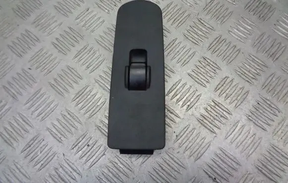 Mitsubishi Colt CZ3 Quarter vent window switch MR587944