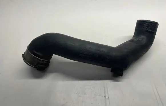 BMW 5 F10 F11 Intercooler hose/pipe 7582314