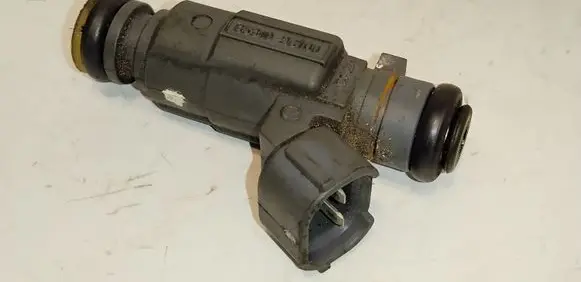 Hyundai Genesis Fuel injector 353102C100