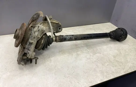 Volkswagen PASSAT B6 Front wheel hub