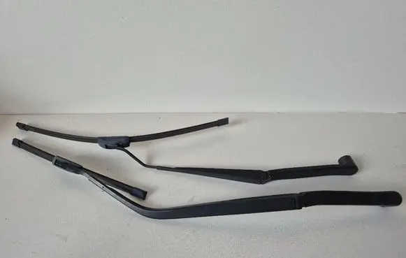 Mitsubishi Lancer X Front wiper blade arm AUTMIC1206261333