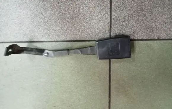 Audi A3 S3 A3 Sportback 8P Front seatbelt buckle 8P0857755B 29072004