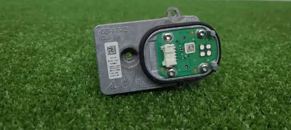Mercedes-Benz C W205 LED ballast control module 1305715284