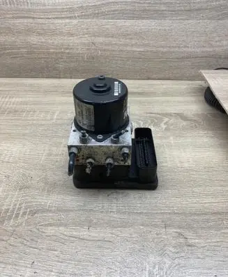 BMW 1 E81 E87 ABS Pump 6789301