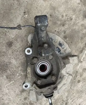 Volvo V70 Front wheel hub spindle knuckle