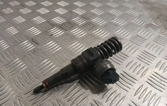 Volkswagen Caddy Fuel injector 038130073BL