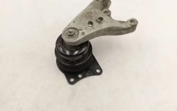 Volkswagen Polo V 6R Engine mount bracket 6R0199167R 6Q0199262BD 6Q0199185AB