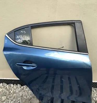 Mazda 3 III Rear door