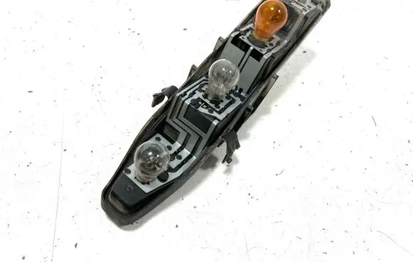 Renault Scenic II - Grand scenic II Tail light bulb cover holder