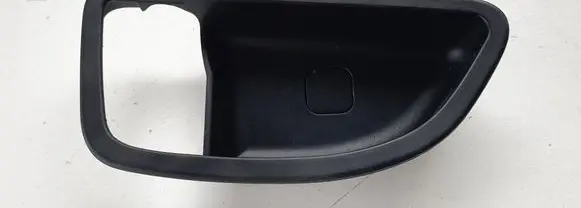 Hyundai i30 Front door interior handle trim 