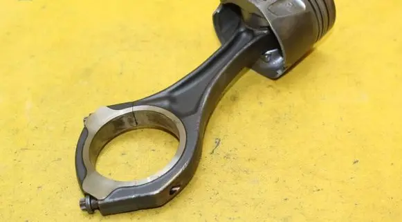 Mercedes-Benz Sprinter W906 Piston with connecting rod