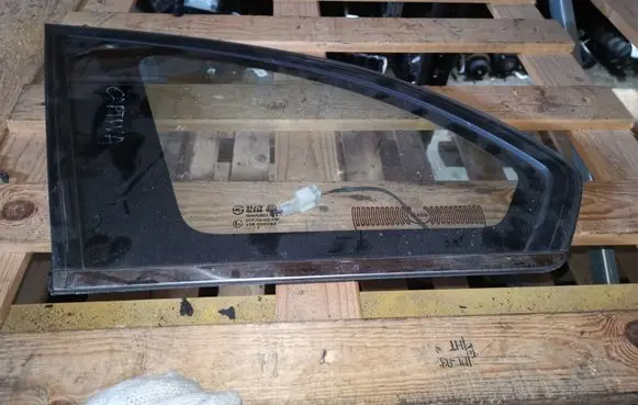 Chevrolet Captiva Rear side window