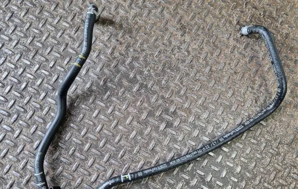 Audi Q3 F3 Fuel line pipe 06K133986HL