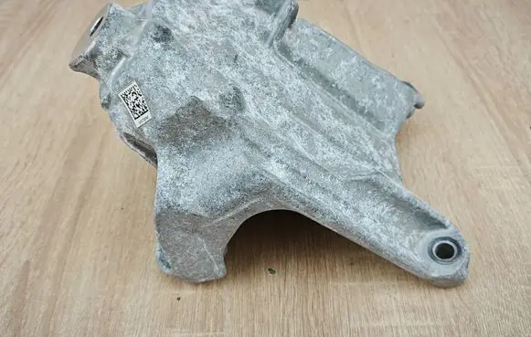 Audi A4 S4 B9 Engine mounting bracket 4M0199307BM