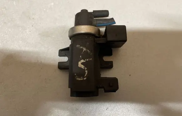 BMW X5 E53 Turbo solenoid valve 72279600