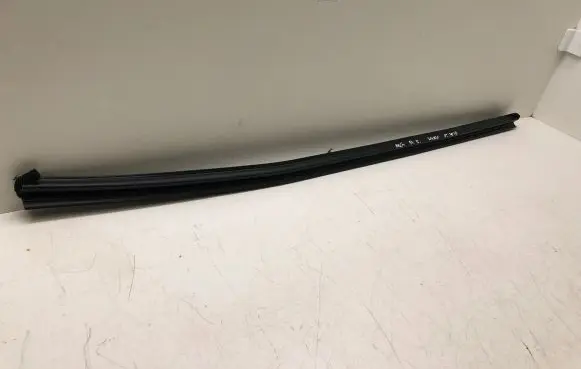 MG MG3 II Front door windshield rail 10079325