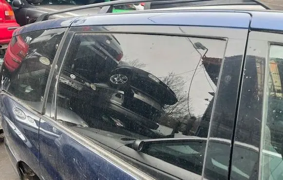 Toyota Previa (XR30, XR40) II Rear door window glass 