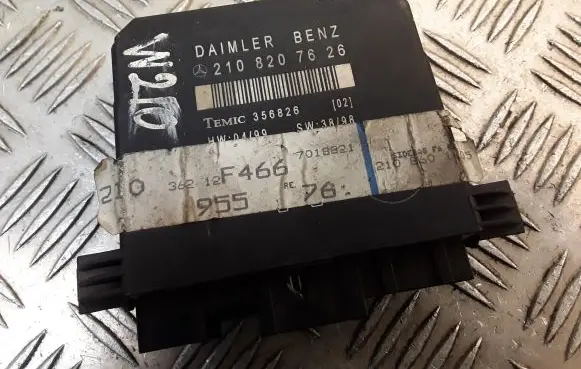 Mercedes-Benz E W210 Door control unit/module 2108207626 A2108207626