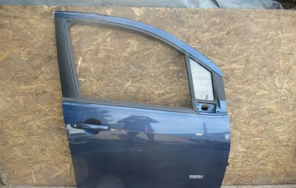 Opel Agila B Front door