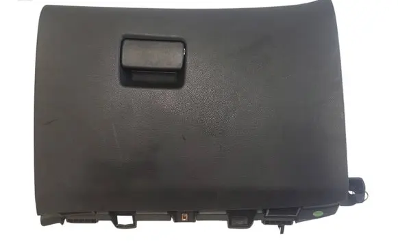 Glove box