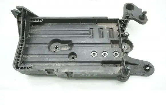 Volkswagen PASSAT B8 Battery box tray 5Q0915321H