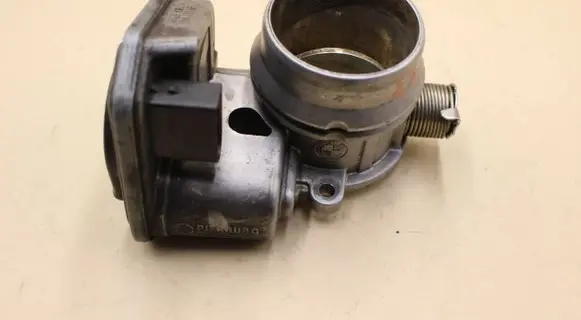 BMW 3 E90 E91 Throttle body valve B90221463 7804373