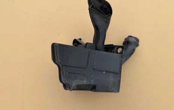 Volvo V50 Intake resonator 4M519F763