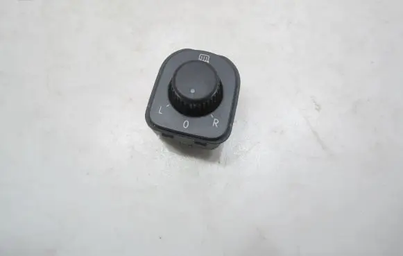 Volkswagen Golf IV Wing mirror switch 1K0959565H