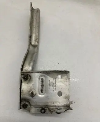 BMW 5 F10 F11 Radiator mount bracket 7186513 7211161 74314910