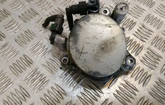 Ford Kuga I Vacuum pump 9673836180