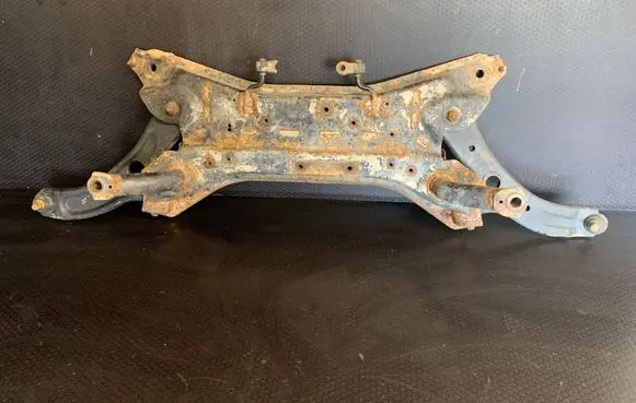 Suzuki Swift I Front subframe