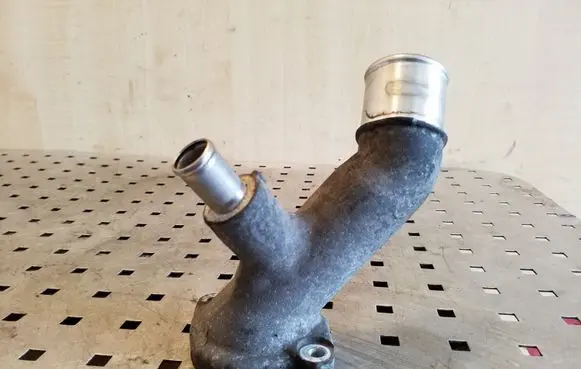 Toyota RAV 4 (XA20) Engine coolant pipe/hose