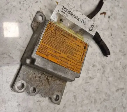 Nissan X-Trail T30 Airbag control unit/module 285568H505 040713