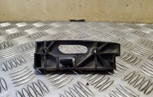 Ford Kuga I Front bumper mounting bracket