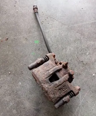 Mitsubishi Grandis Front brake caliper
