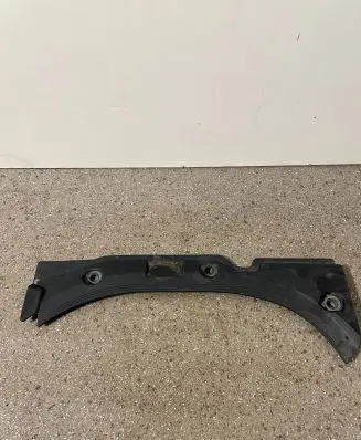 Audi A8 S8 D4 4H Fender end trim 4H0823746C