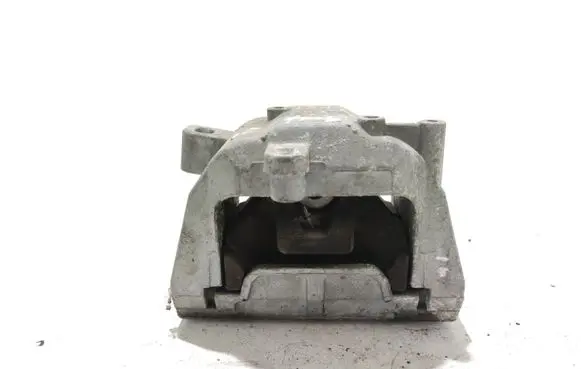 Volkswagen Golf V Engine mount bracket 1K0199262