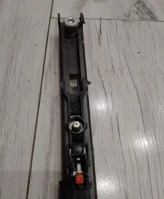 Peugeot 308 Seat belt adjustment rail 5507371C