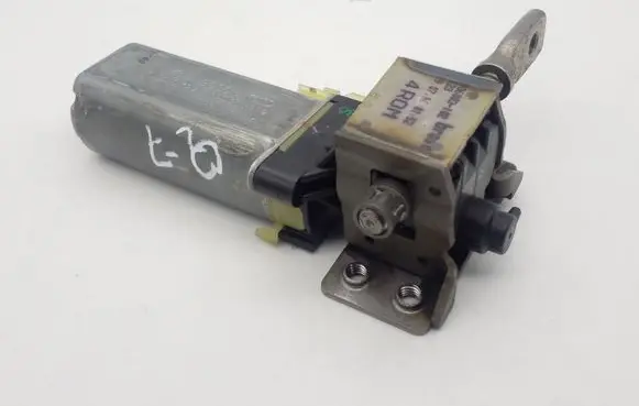 Audi Q7 4L Seat adjustment motor 0390203221 905418102